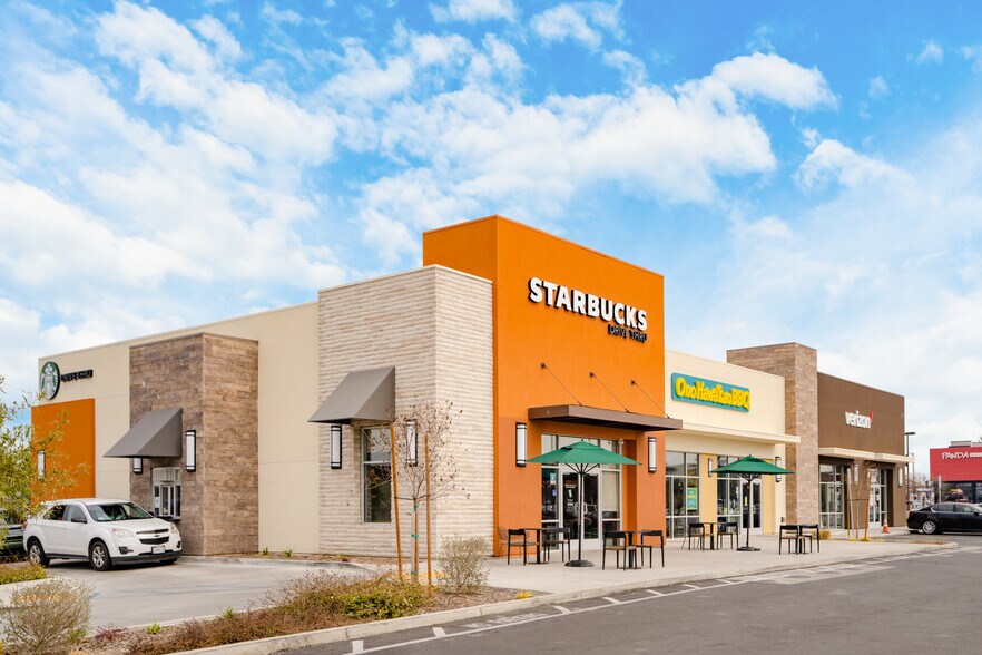 More Photos Of 530 Woollomes Ave, Delano Unknown For Lease