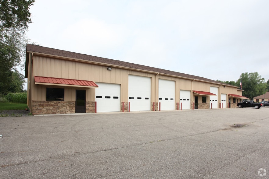 More Photos Of 3588 Green Pointe Ctr, Hamilton Warehouse For Lease