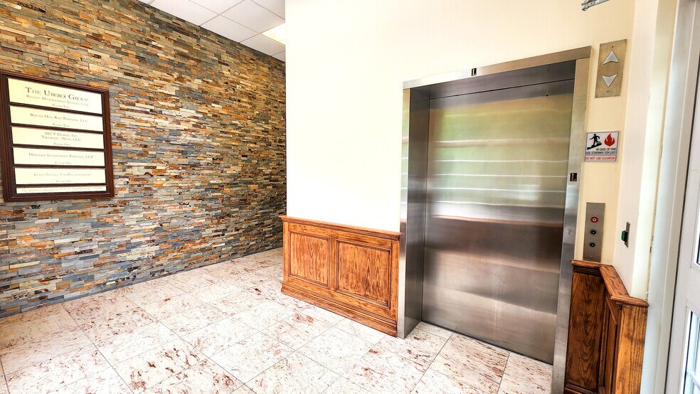 More Photos Of 97 Main St, Chatham Office For Lease