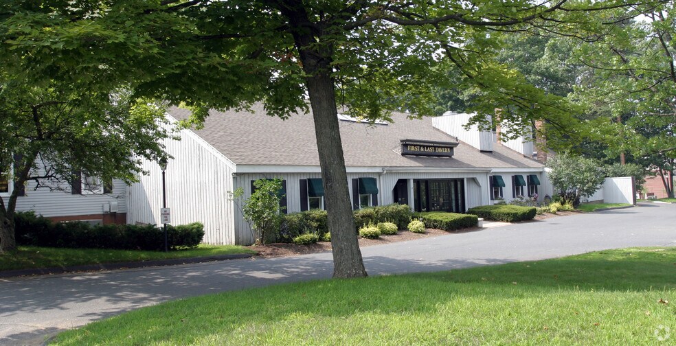 More Photos Of 24 W Main St, Avon Restaurant For Lease