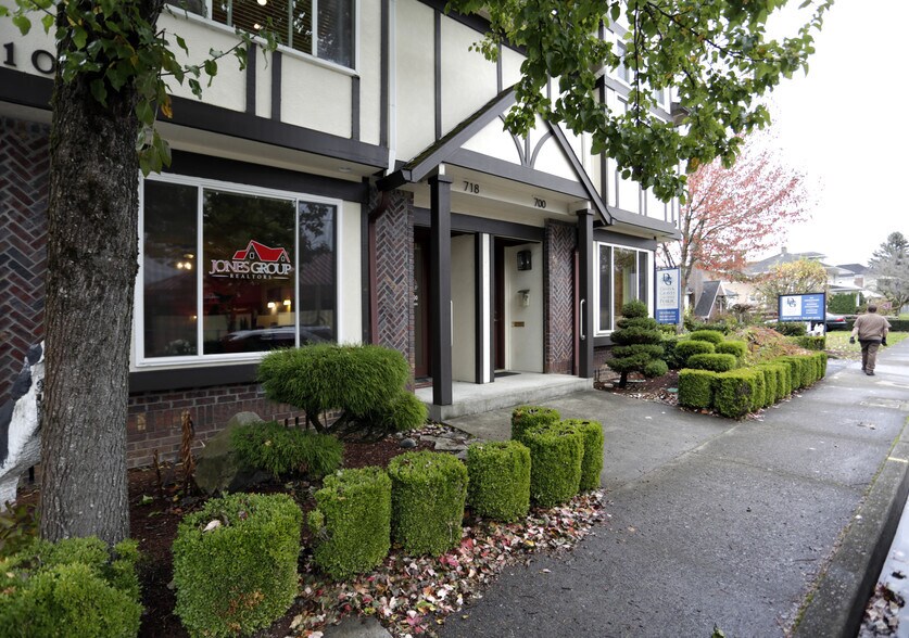 More Photos Of 718 N Main Ave, Gresham Loft Creative Space For Lease