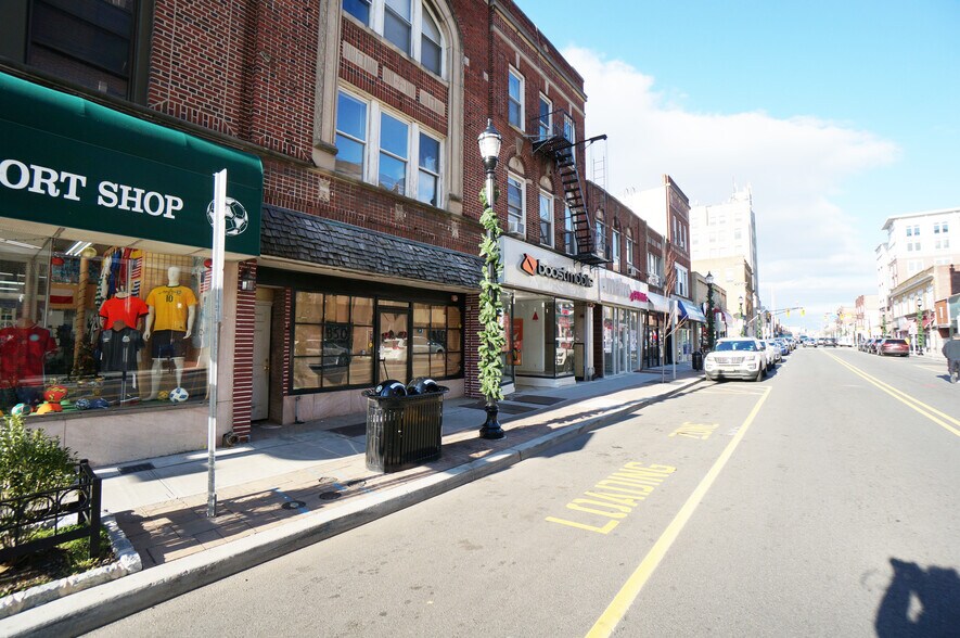 Primary Photo Of 215 Main St, Hackensack Storefront Retail Residential For Lease