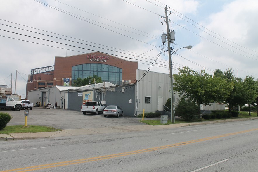 More Photos Of 412 W McCarty St, Indianapolis Industrial For Sale