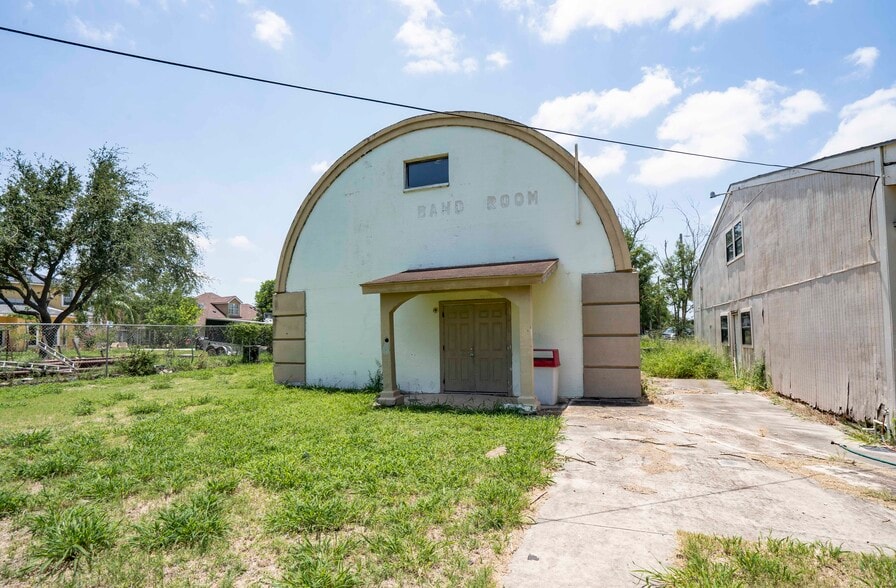 More Photos Of 1214 S Bridge Ave, Weslaco Schools For Sale