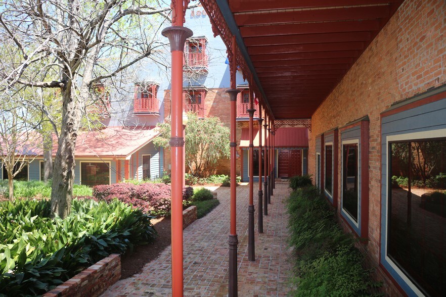 More Photos Of 700 S Palafox St, Pensacola Office For Lease