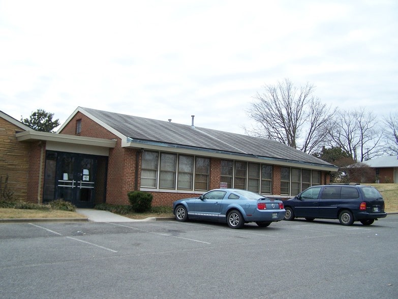 Primary Photo Of 8200 Kingston Pike, Knoxville Office For Lease