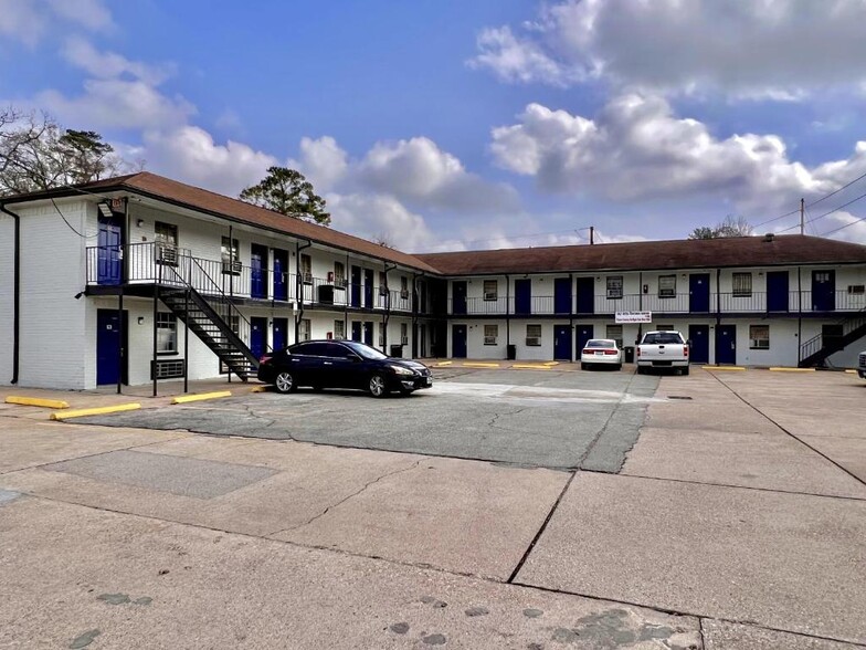 Primary Photo Of 9202 Homestead Rd, Houston Hotel For Sale