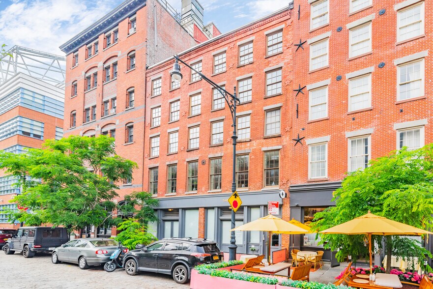 More Photos Of 25-27 Peck Slip, New York Multifamily For Sale