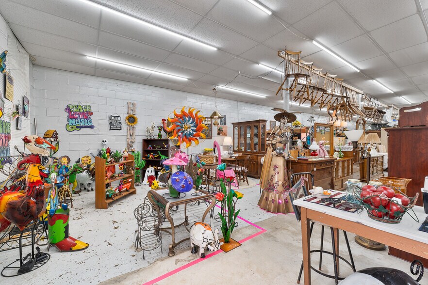 More Photos Of 727-735 14th St W, Huntington Storefront For Sale