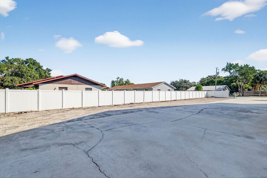 More Photos Of 15925 Old Us Highway 441, Tavares Warehouse For Lease