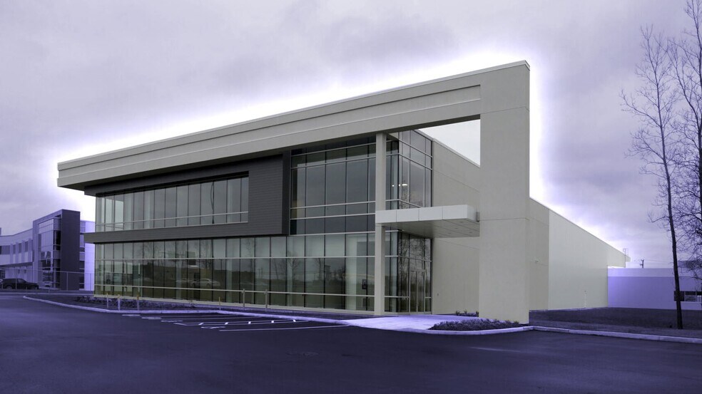 More Photos Of 4160 Hwy Desserte Sud Laval (A-440), Laval Industrial For Lease