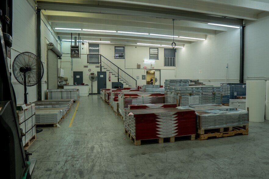 More Photos Of 385-387 Industrial Dr, Mount Juliet Warehouse For Lease