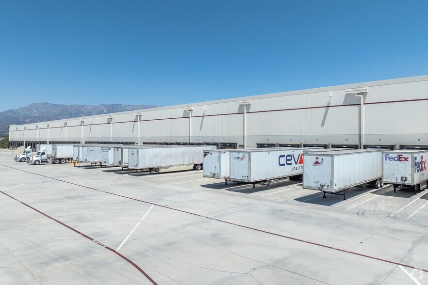 More Photos Of 630 Nicholas Rd, Beaumont Distribution For Lease