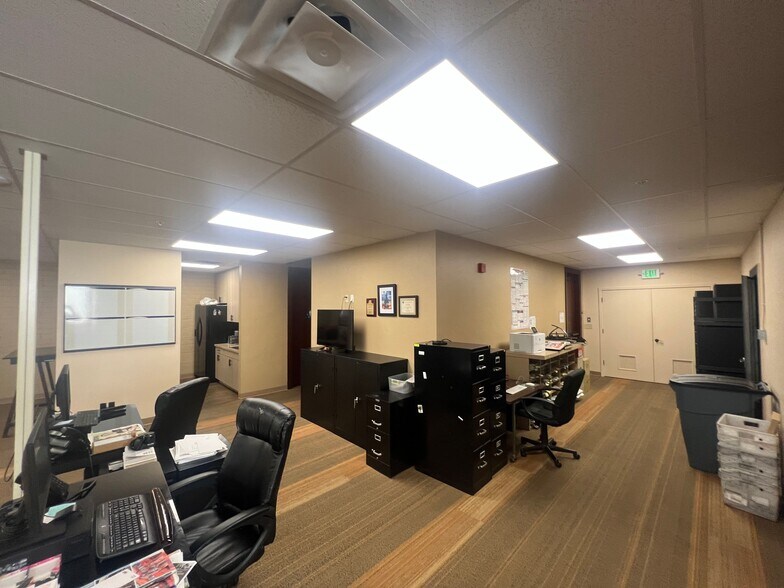More Photos Of 121 S Center St, Turlock Office For Lease