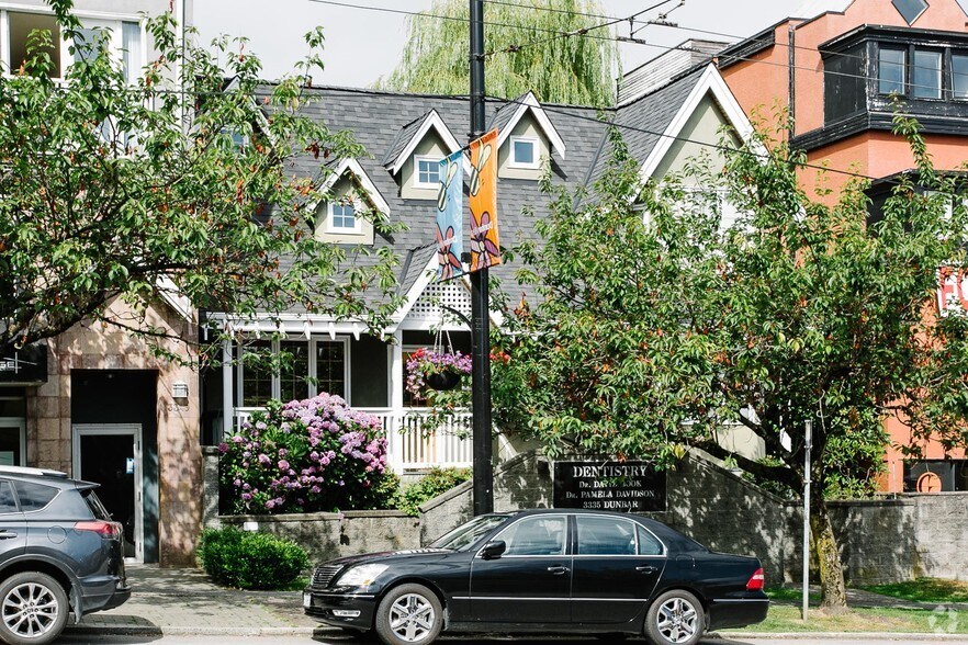 More Photos Of 3335 Dunbar St, Vancouver Freestanding For Sale