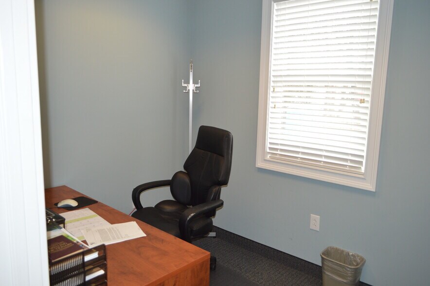 More Photos Of 66 N Main St, Sellersville Medical For Lease