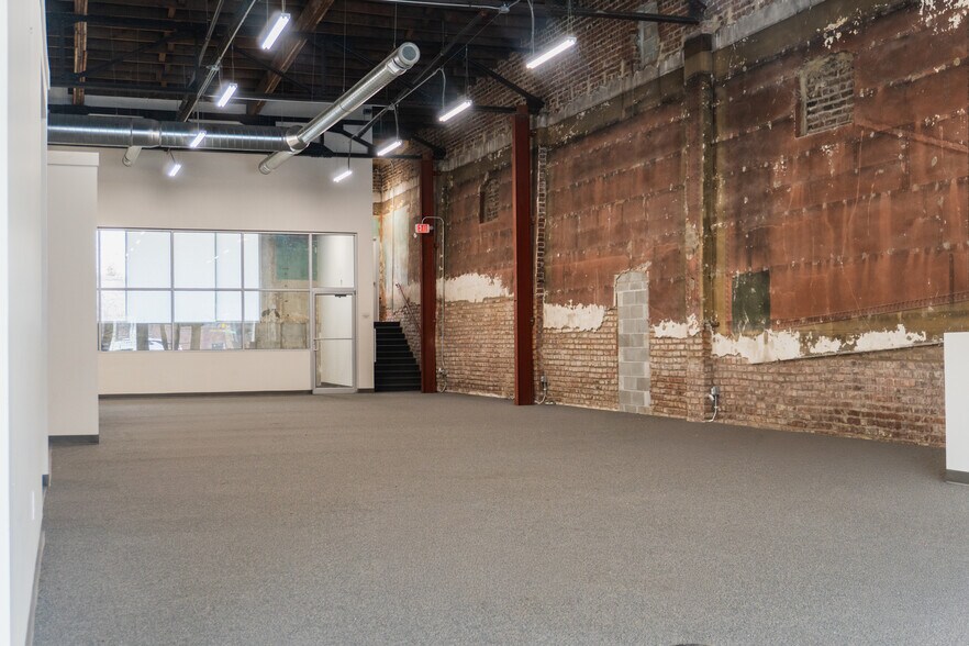 More Photos Of 1425 S 13th St, Omaha Storefront For Lease