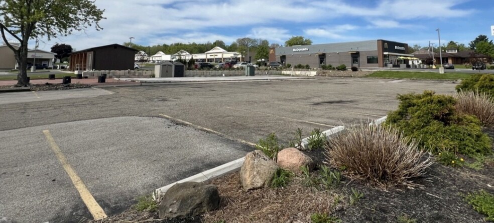 More Photos Of 15585 W High St, Middlefield Land For Lease