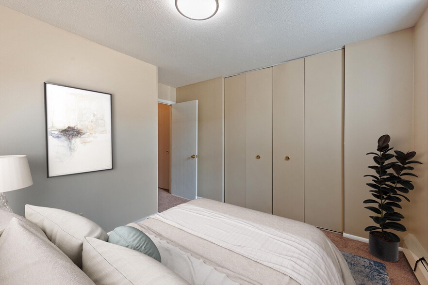 More Photos Of 2236 Lower Afton Rd, Saint Paul Apartments For Sale