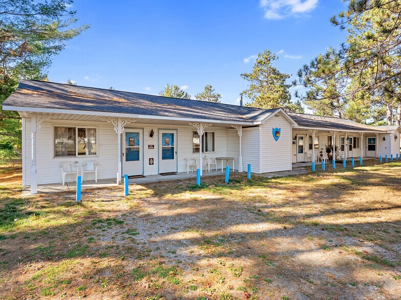 More Photos Of 1024 S I 75 Business Loop, Grayling Hotel For Sale