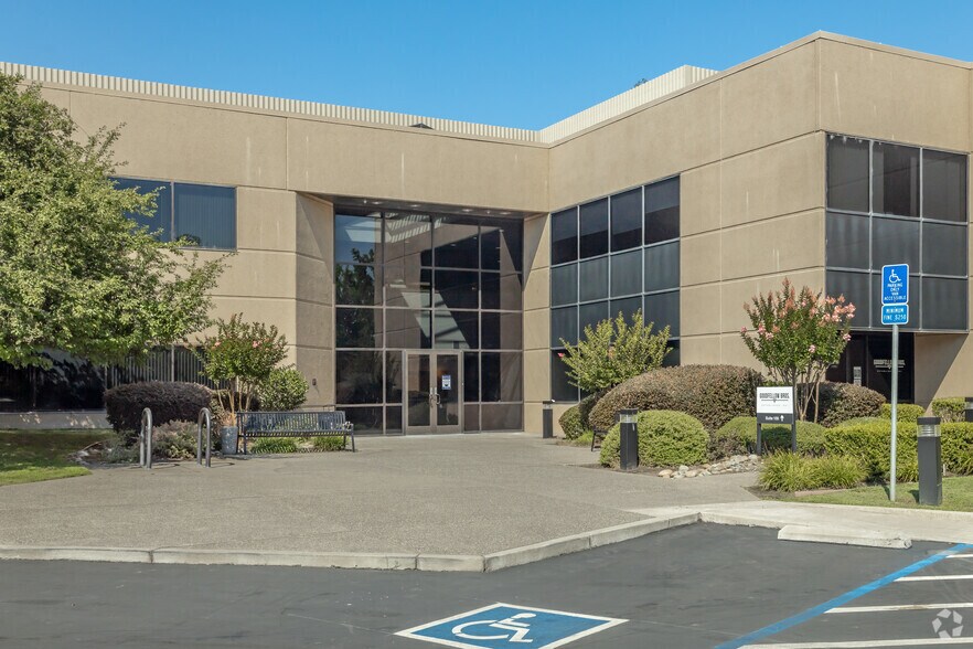 More Photos Of 110 Blue Ravine Rd, Folsom Office For Lease