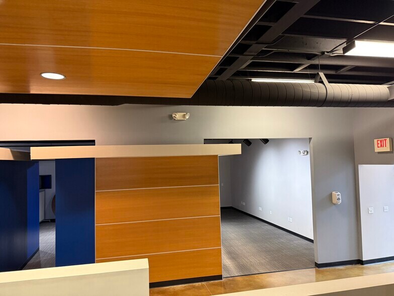 More Photos Of 333 S Jefferson St, Springfield Office For Lease