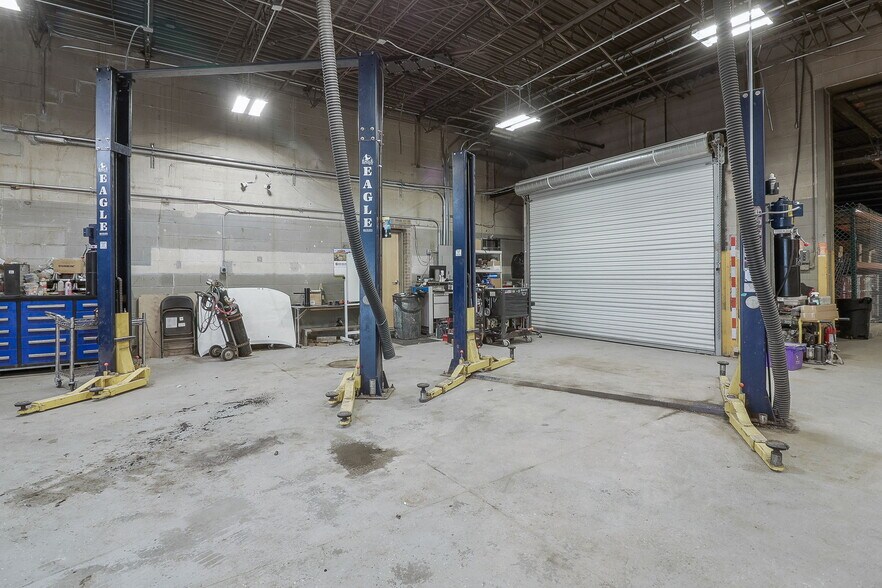 More Photos Of 929 Childs St, Wheaton Warehouse For Sale