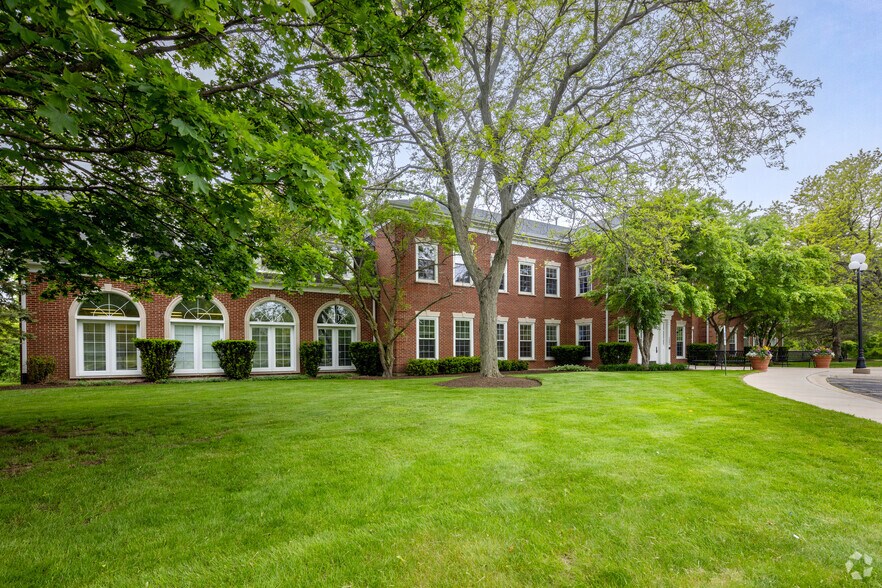 More Photos Of 3880 Salem Lake Dr, Long Grove Office For Sale