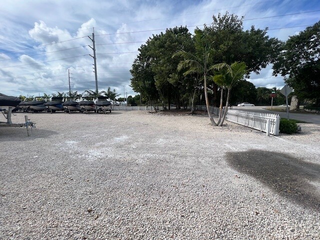 More Photos Of 106309 Overseas Hwy, Key Largo Auto Dealership For Lease