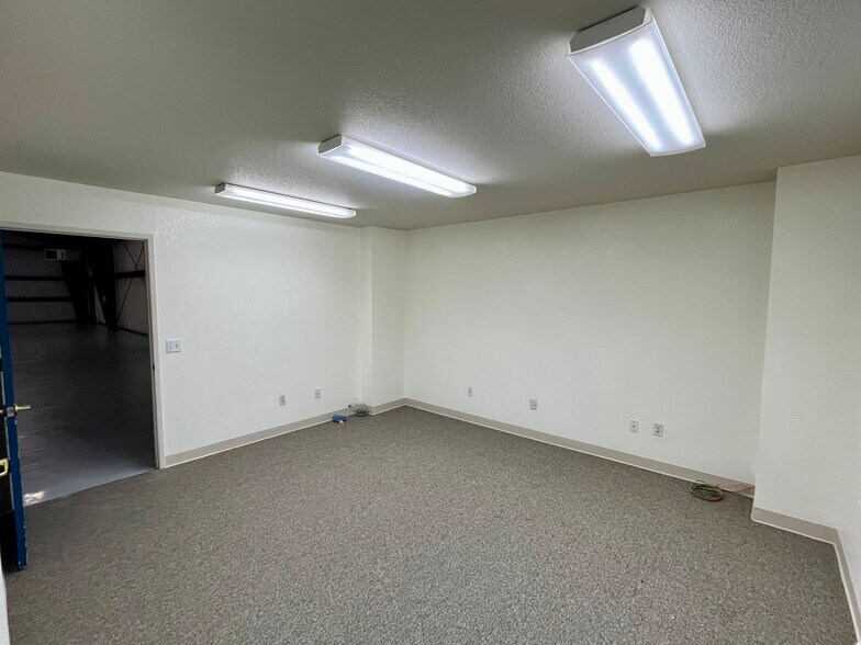 More Photos Of 1011 Vista Way, Red Bluff Industrial For Sale