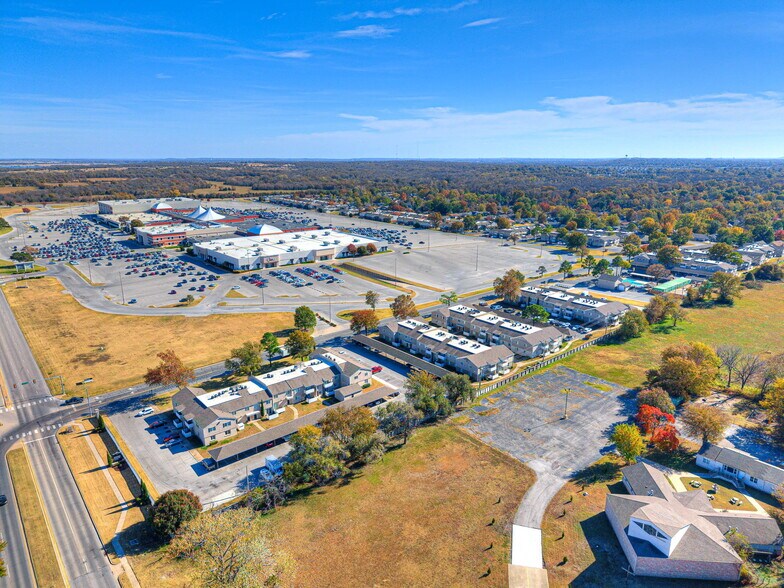 More Photos Of 2302 S 137th East Ave, Tulsa Apartments For Sale
