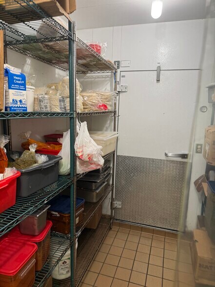 More Photos Of 40 El Camino, Fresno Storefront For Lease