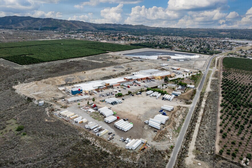 More Photos Of 9441-9477 N Opal Ave, Mentone Distribution For Lease