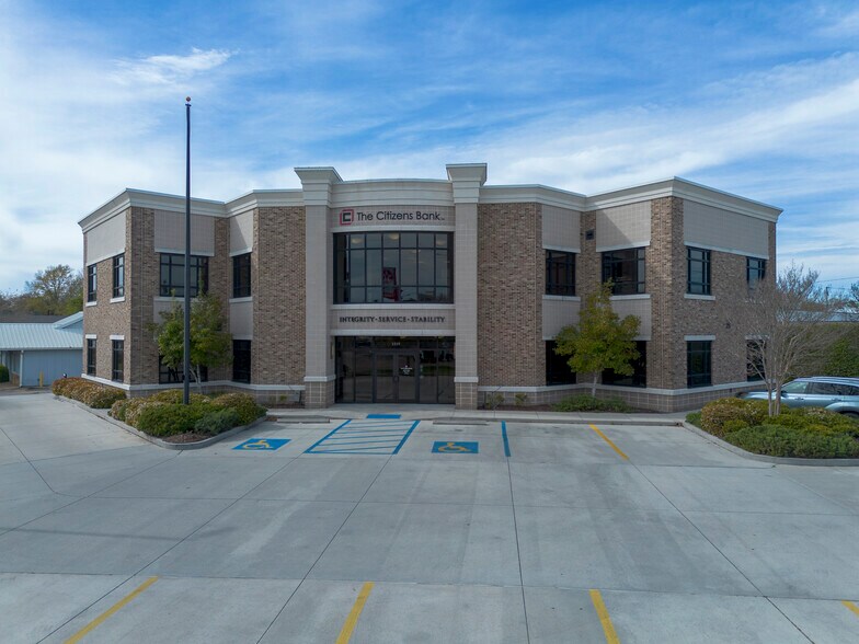 Primary Photo Of 1519 Jackson Ave, Pascagoula Bank For Sale