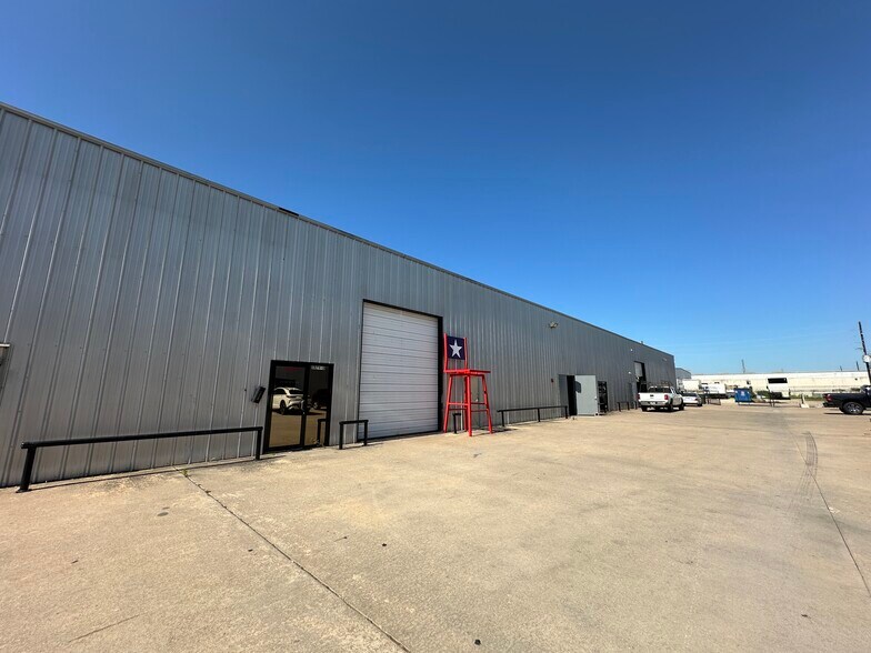 More Photos Of 5485 W Sam Houston Pky N, Houston Unknown For Lease