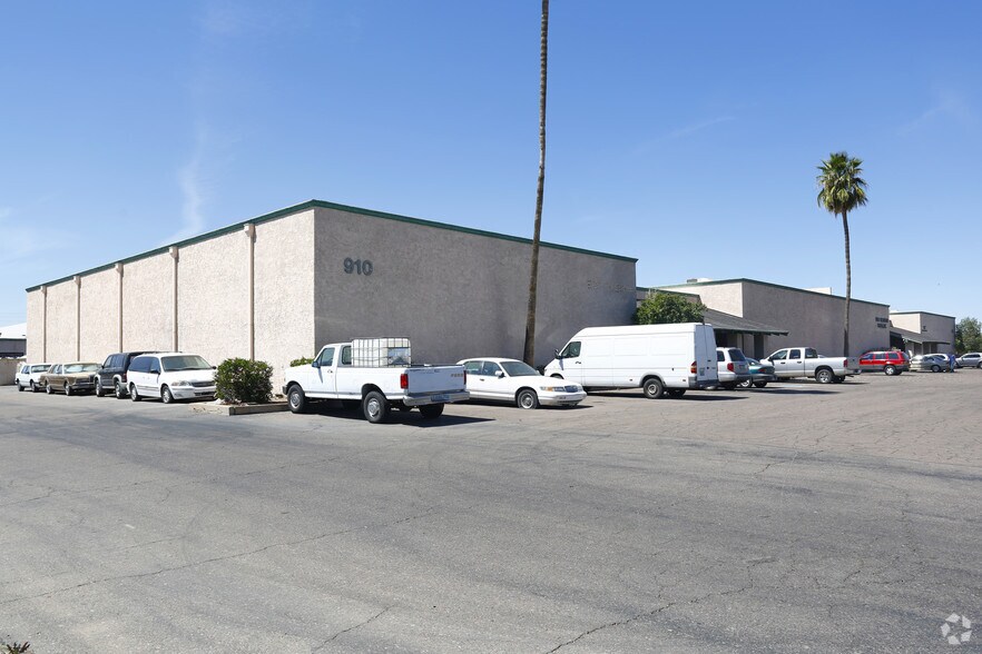 More Photos Of 910 S Hohokam Dr, Tempe Warehouse For Lease