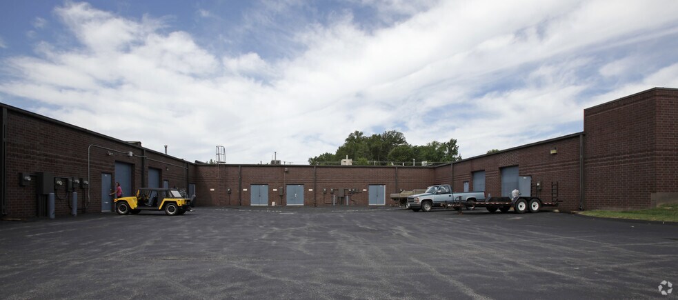 More Photos Of 307-371 Consort Dr, Manchester Flex For Lease