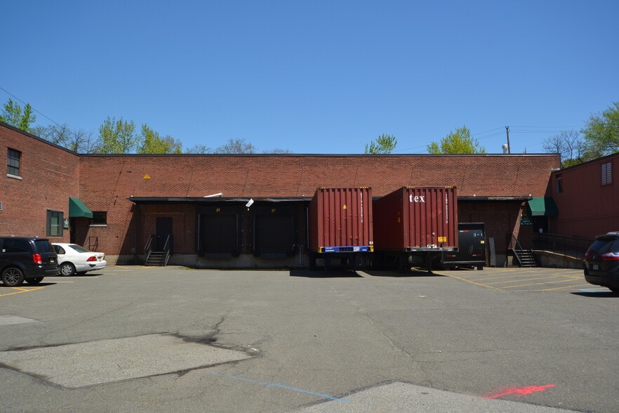 More Photos Of 1 Broad Ave, Fairview Warehouse For Lease