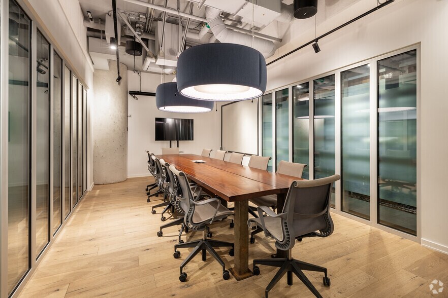 More Photos Of 150 Elgin St, Ottawa Office For Sale