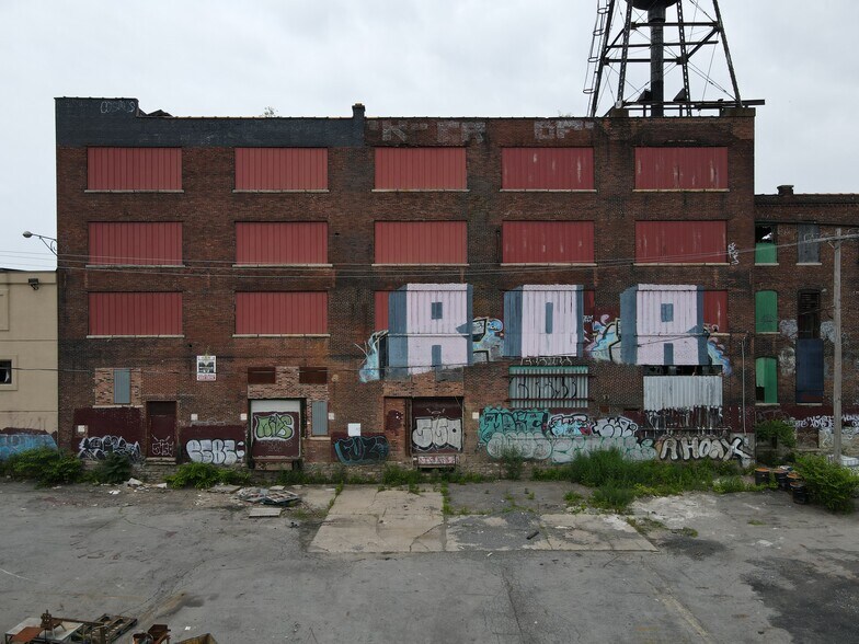 More Photos Of 57 Tonawanda St, Buffalo Office For Sale