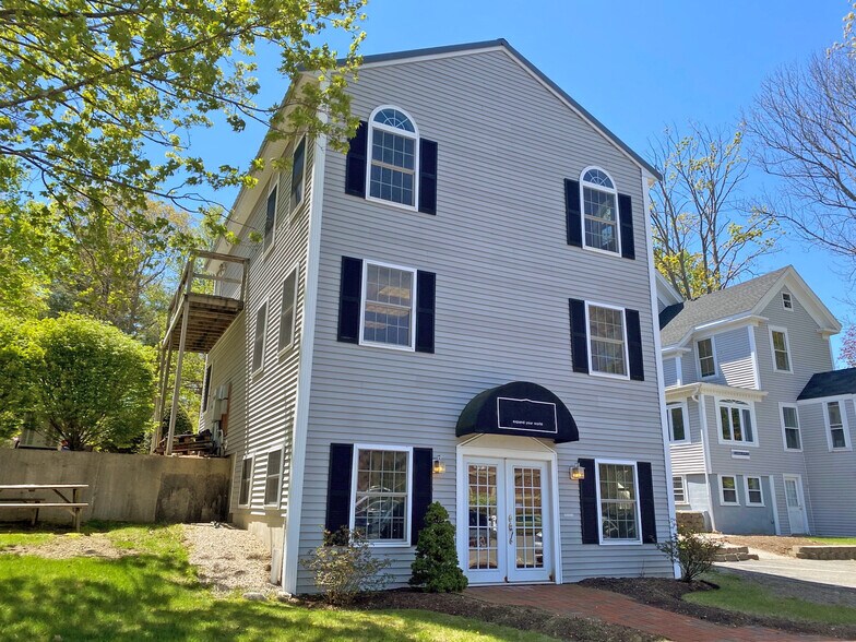 Primary Photo Of 100 High St, Exeter Office For Sale