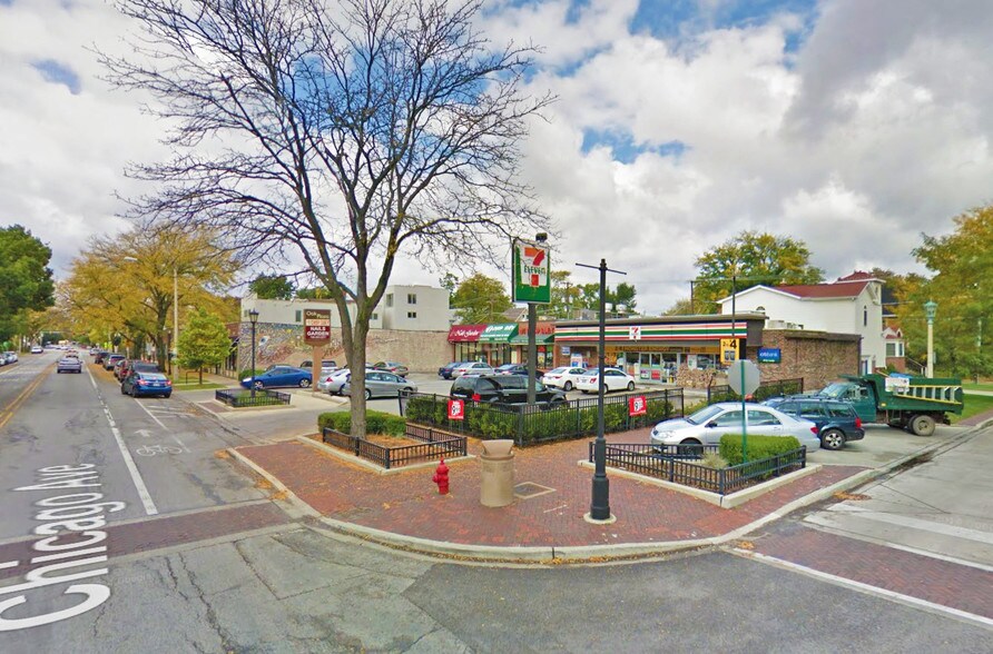 More Photos Of 240 Chicago Ave, Oak Park Convenience Store For Sale