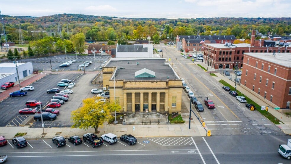 More Photos Of 85 E Main St, Newark Freestanding For Sale