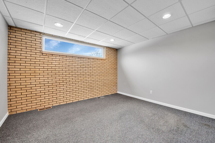 More Photos Of 23380 Goddard Rd, Taylor Freestanding For Lease