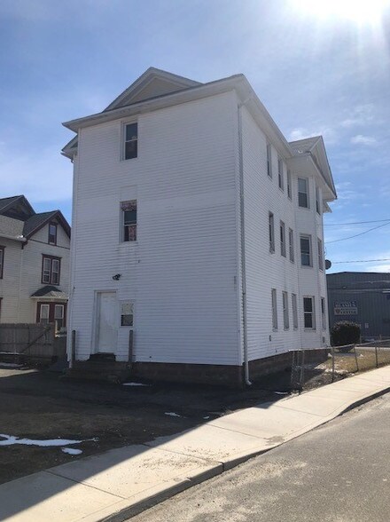 More Photos Of 65 Division St, Waterbury Multifamily For Sale