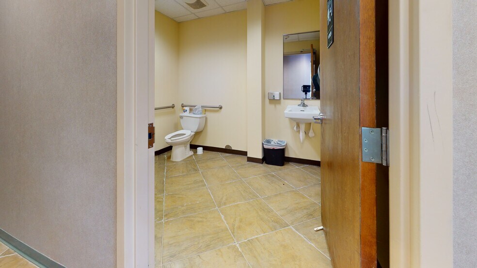 More Photos Of 47 US Highway 206, Augusta Office For Lease