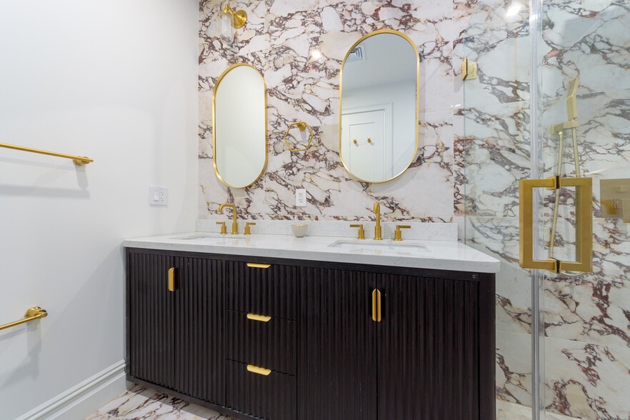 More Photos Of 16 Goodwin Pl, Brooklyn Multifamily For Sale