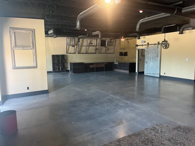 More Photos Of 10121 W Clearwater, Kennewick Office For Lease