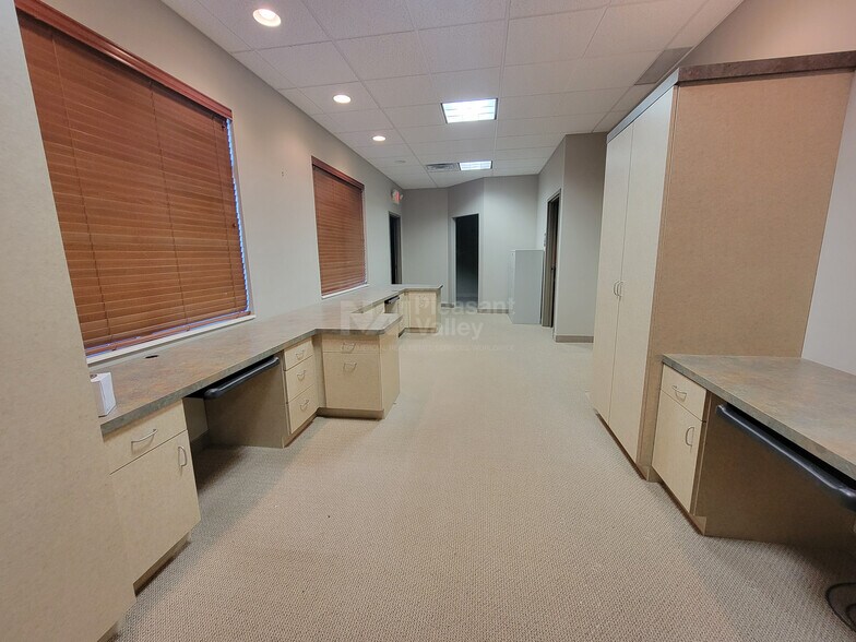 More Photos Of 789 White Pond Dr, Akron Medical For Lease