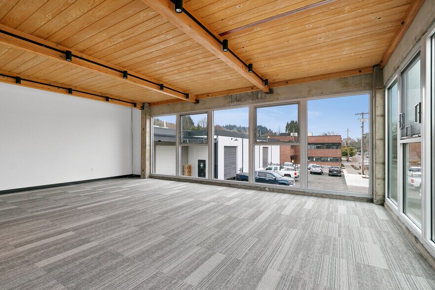 More Photos Of 5805 SW Hood Ave, Portland Warehouse For Lease